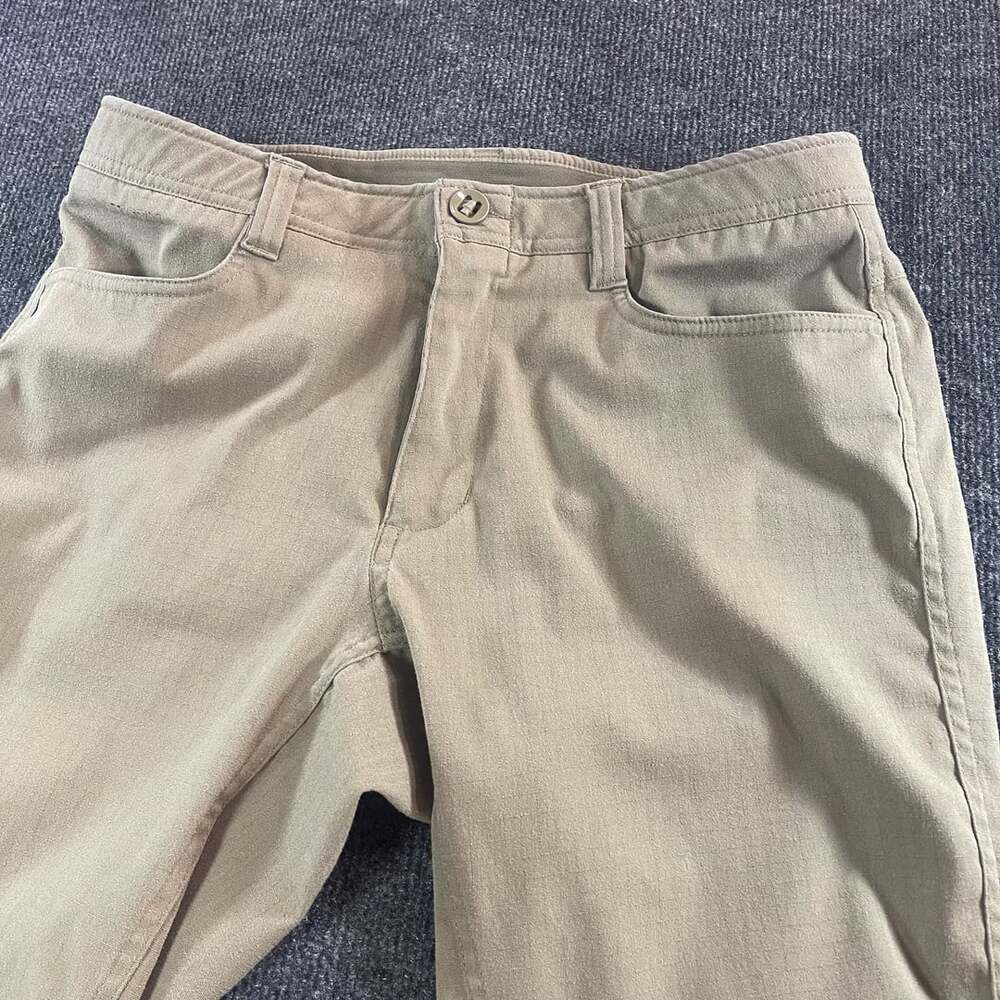 Under Armour Pants Size 34x30 Khaki Polyester Casual Straight